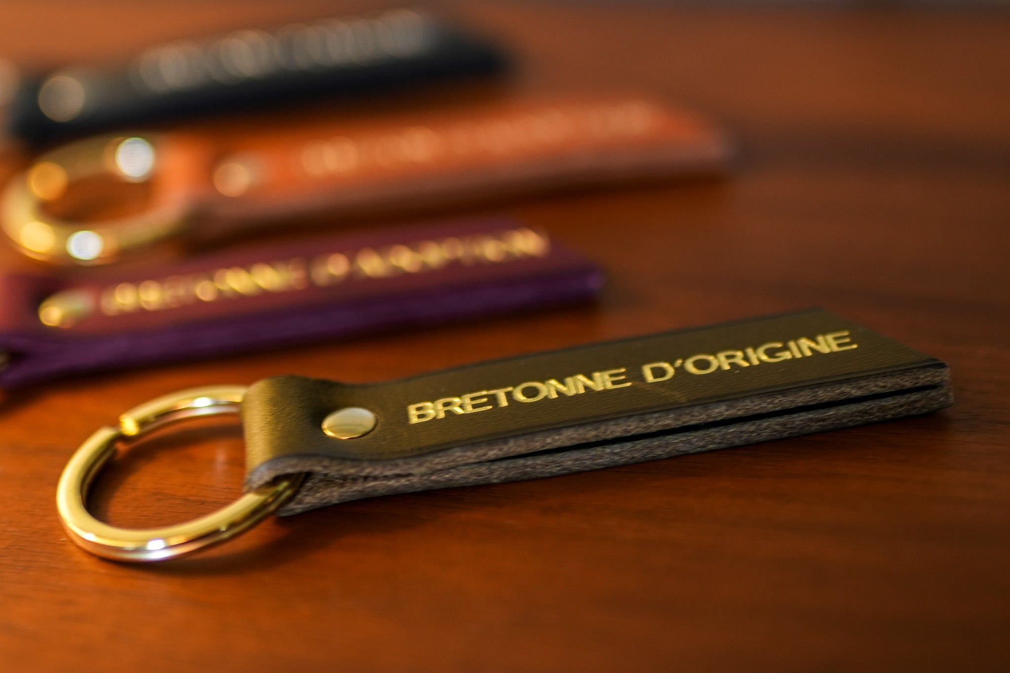 Porte clé en cuir végétal kaki 