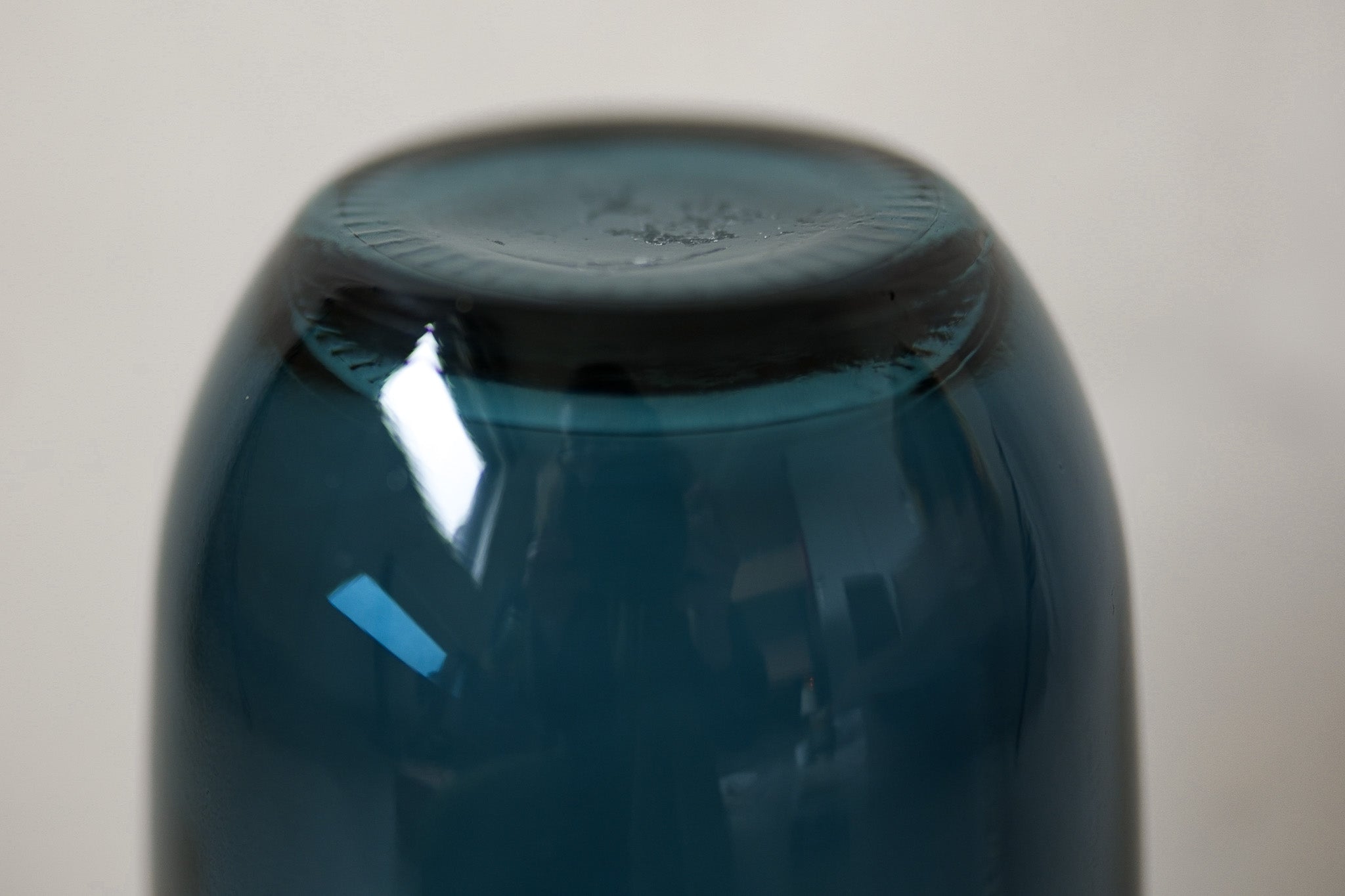 Vase bouteille en verre recyclé – 3 couleurs décoratives – 29,5 cm