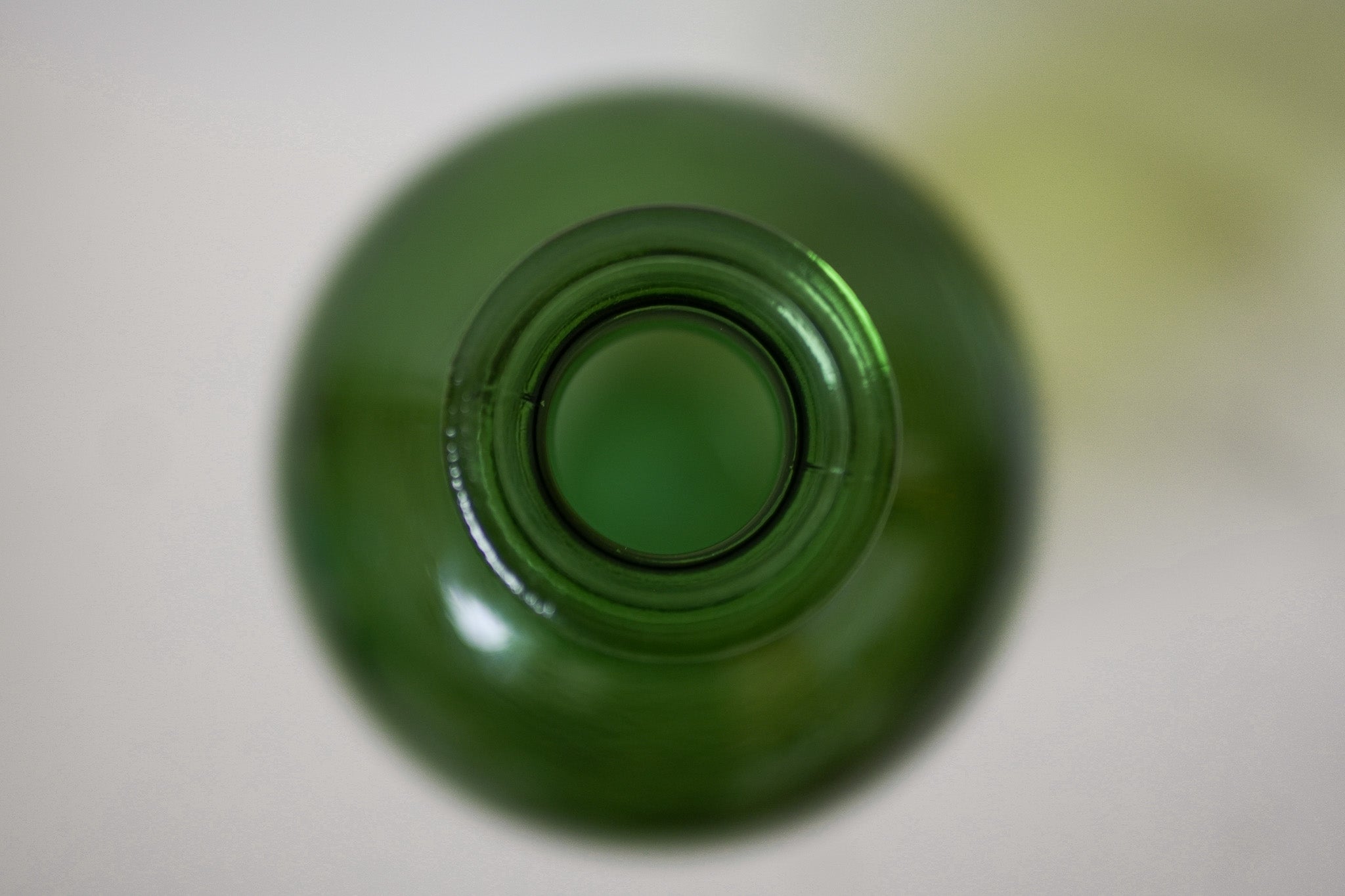 Vase bouteille en verre recyclé – 3 couleurs décoratives – 29,5 cm