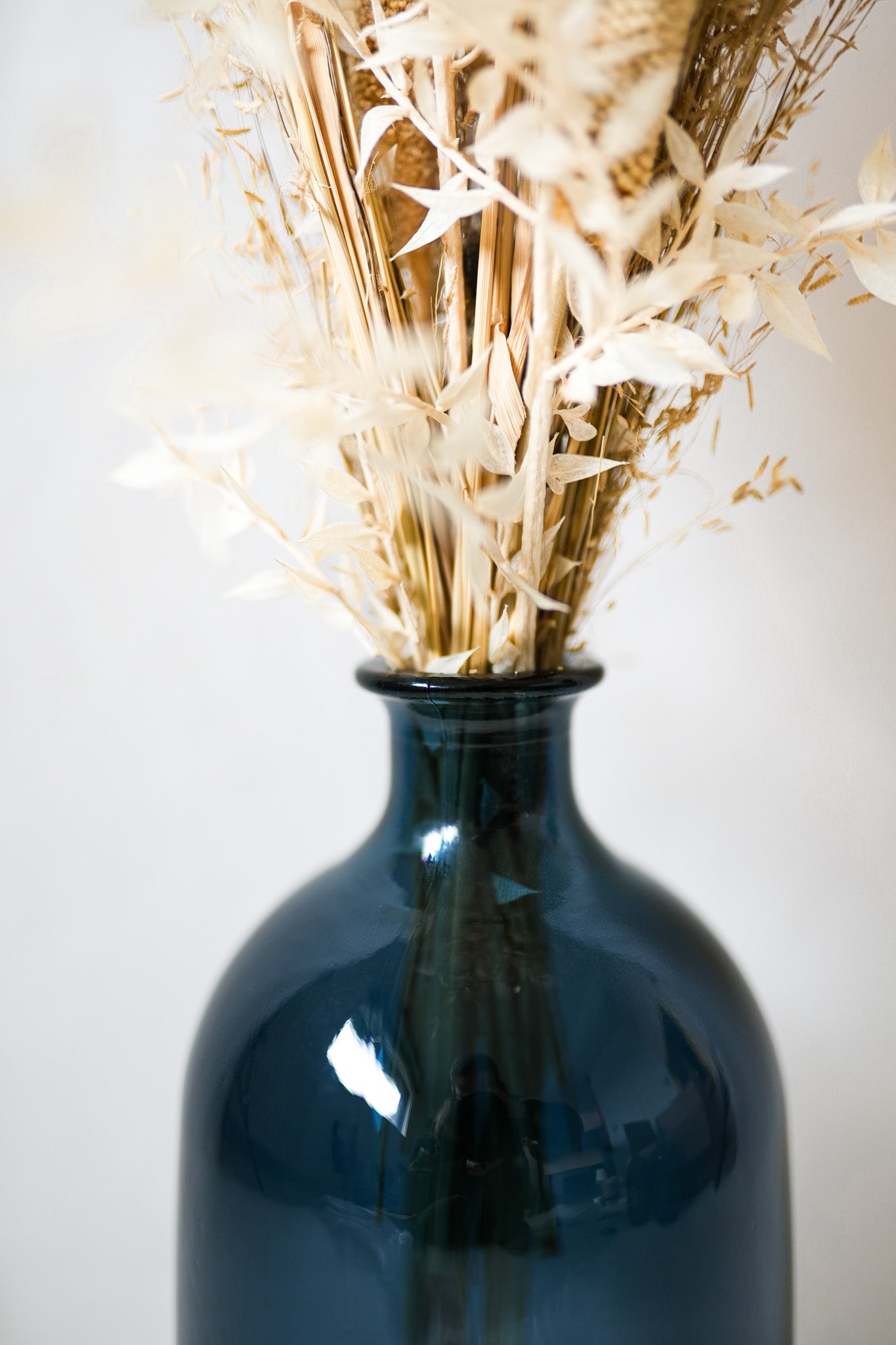 Vase bouteille en verre recyclé – 3 couleurs décoratives – 29,5 cm