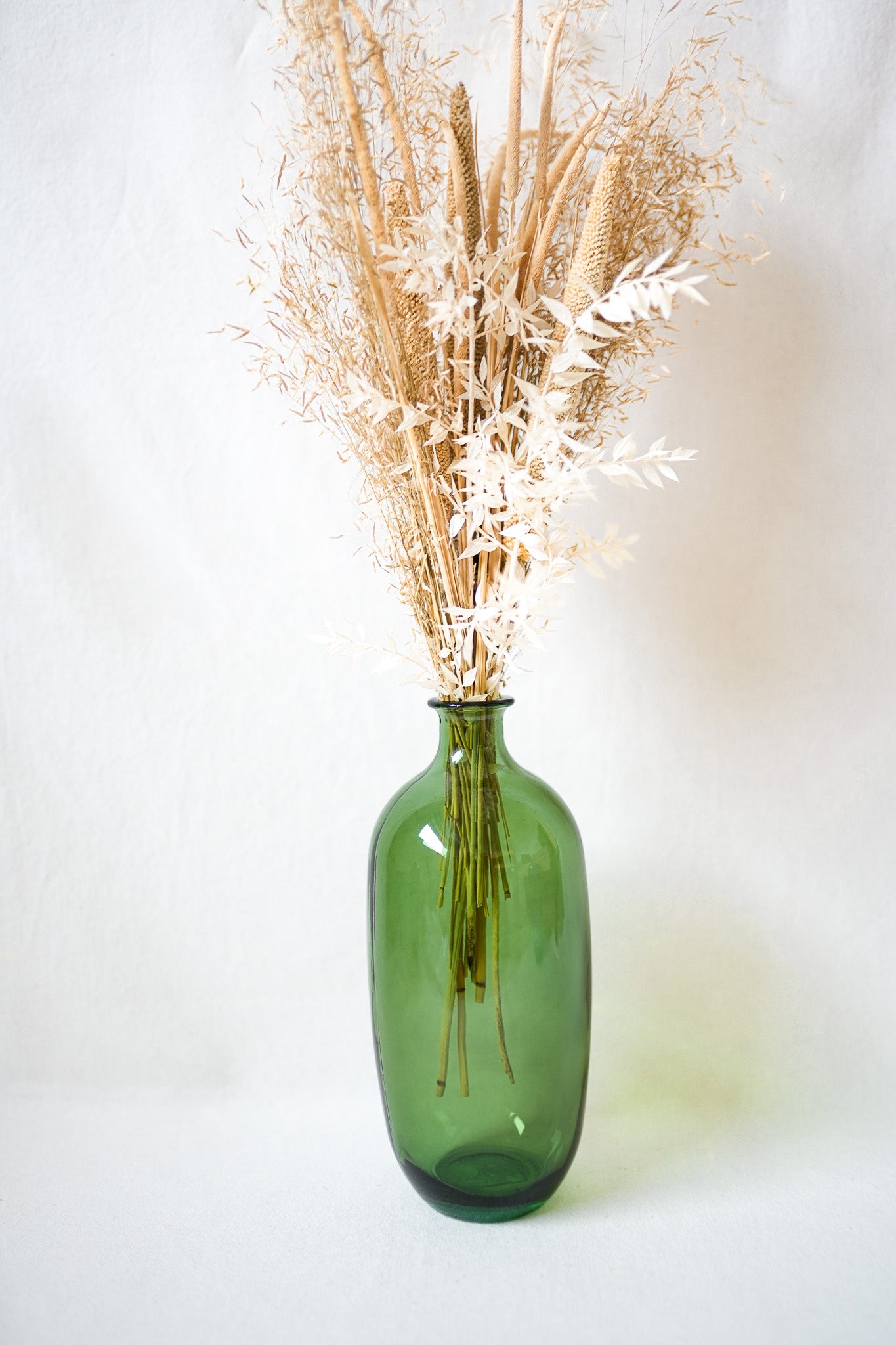 Vase bouteille en verre recyclé – 3 couleurs décoratives – 29,5 cm